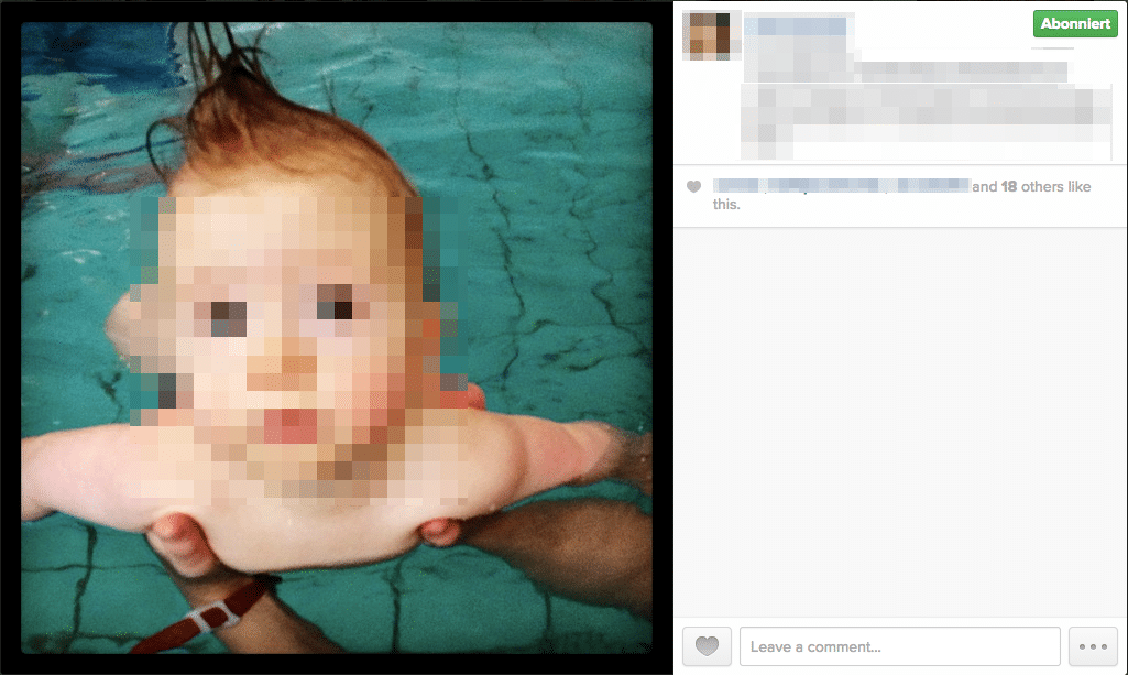 öffentliches Kinderbild auf Instagram - Eltern zeigenen ihr kleines, nacktes Kind in einer Schwimmhalle